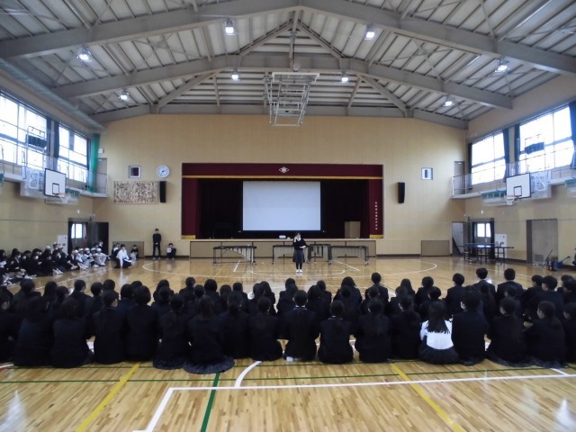 ①生徒会長あいさつ