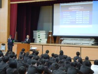 警察の方の講話