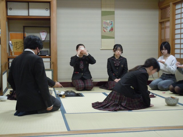 卒業生が主人公