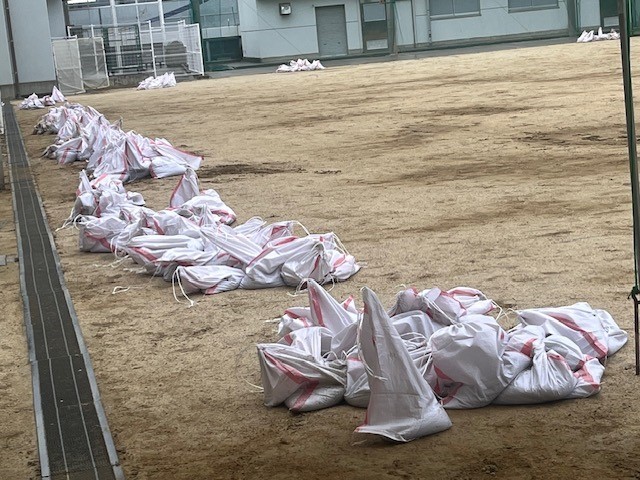 掬い上げられた土砂