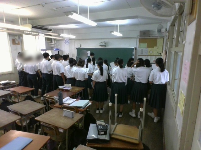 教室での練習の様子
