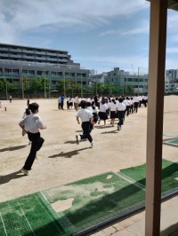 一生懸命に避難する様子